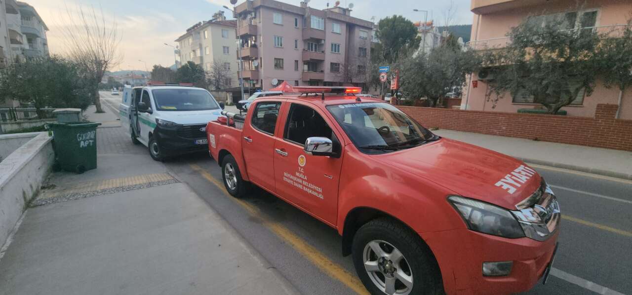 Menteşe’de Apartmanda Aspiratör Yangını: Kısa Süreli Panik Yaşandı 7